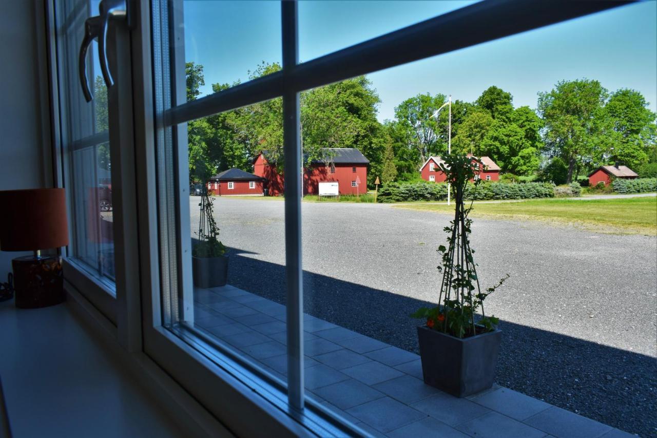 Narebo Gardshotell Lidkoping Exterior photo